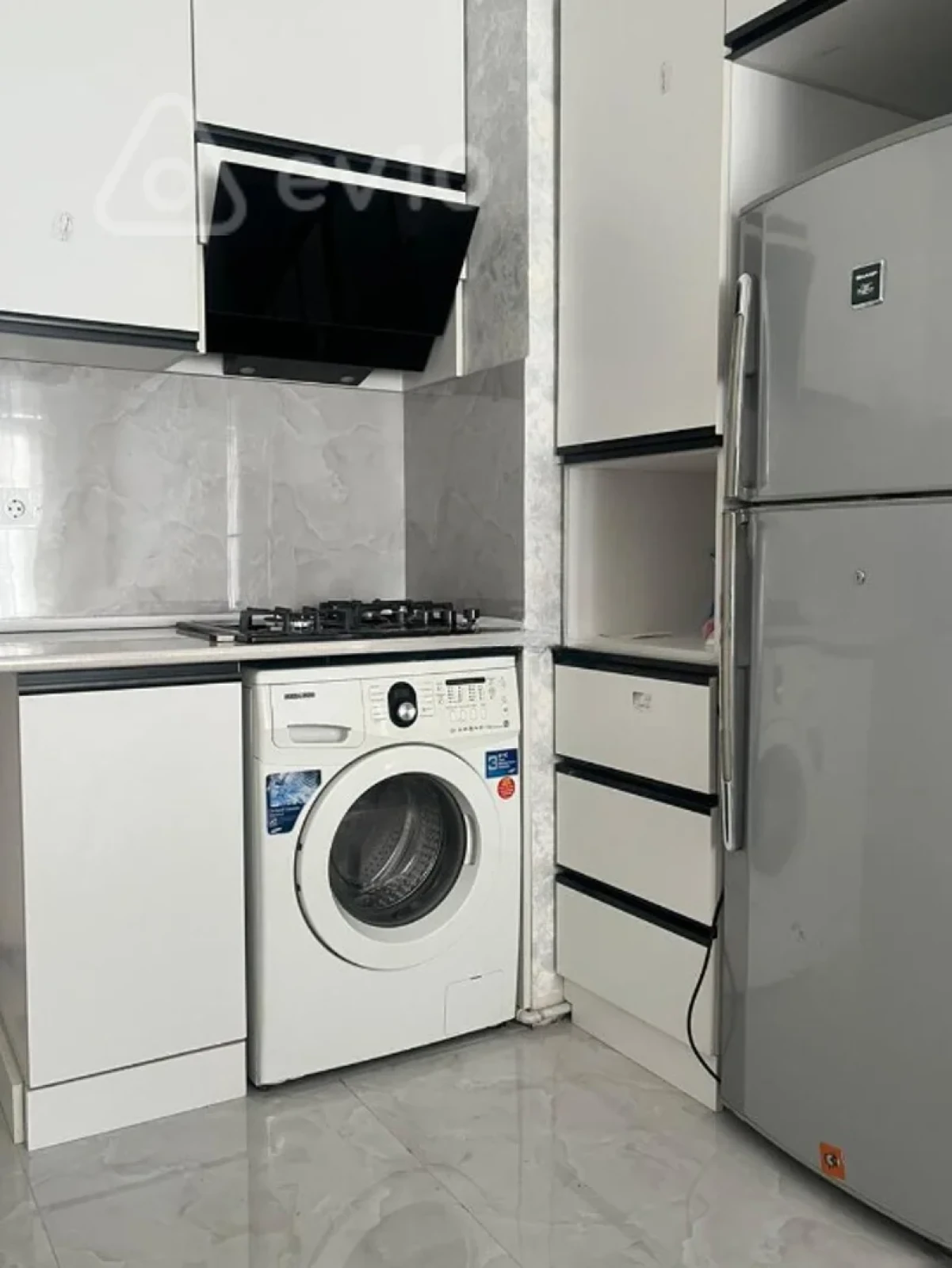 Kirayə verilir 2 otaqlı yeni tikili 50 m²