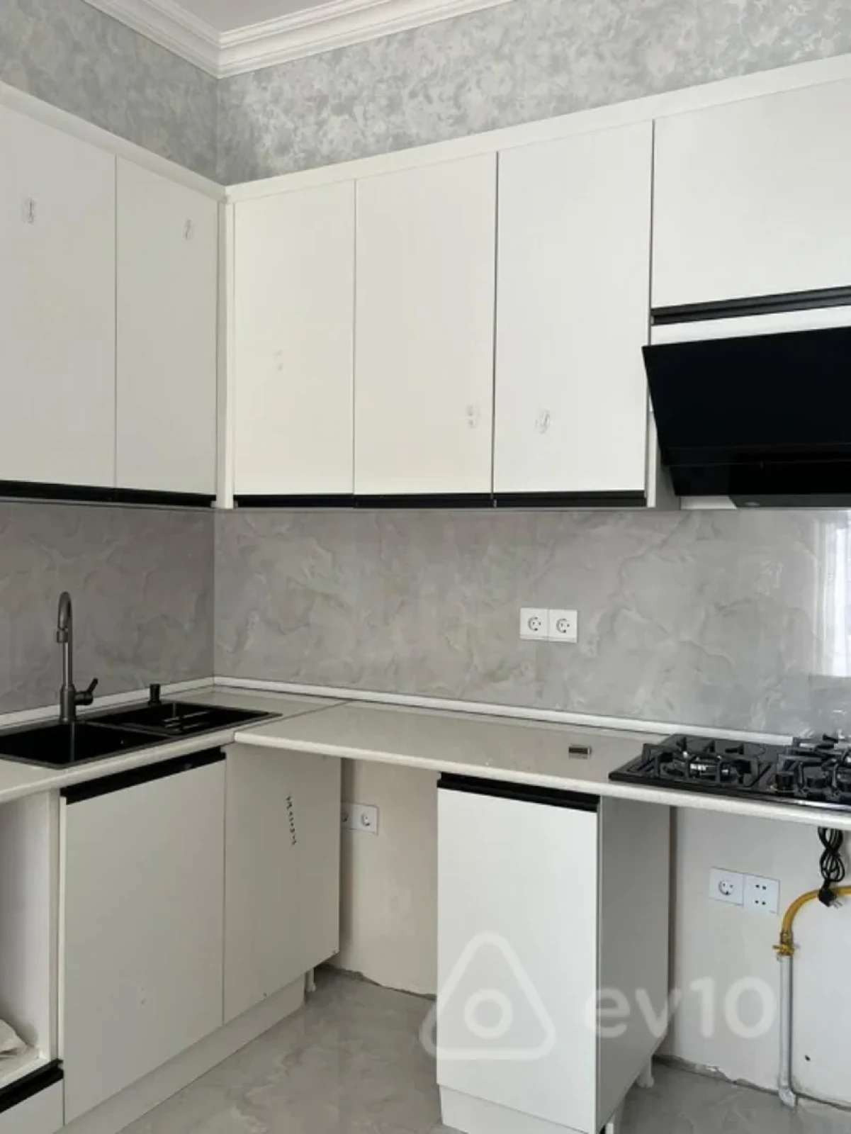 Kirayə verilir 2 otaqlı yeni tikili 50 m²