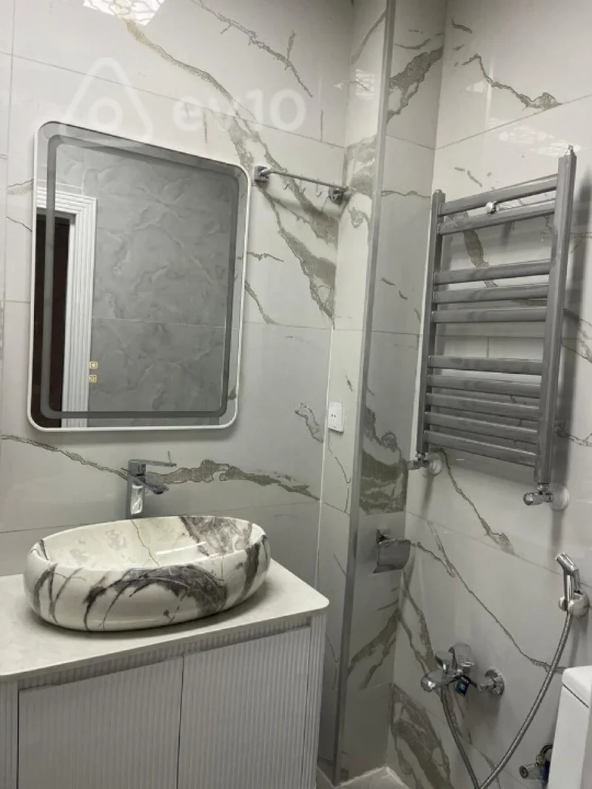 Kirayə verilir 2 otaqlı yeni tikili 50 m²