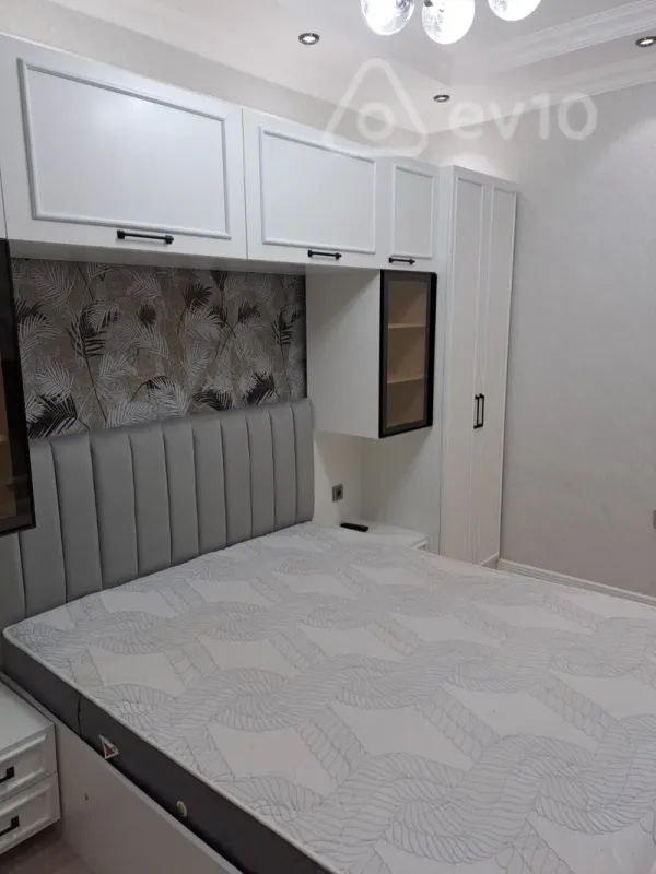 Kirayə verilir 3 otaqlı yeni tikili 75 m²