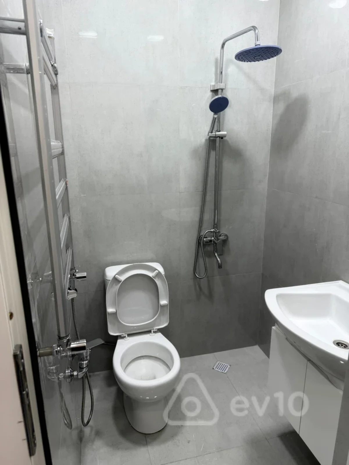 Kirayə verilir 2 otaqlı yeni tikili 51 m²