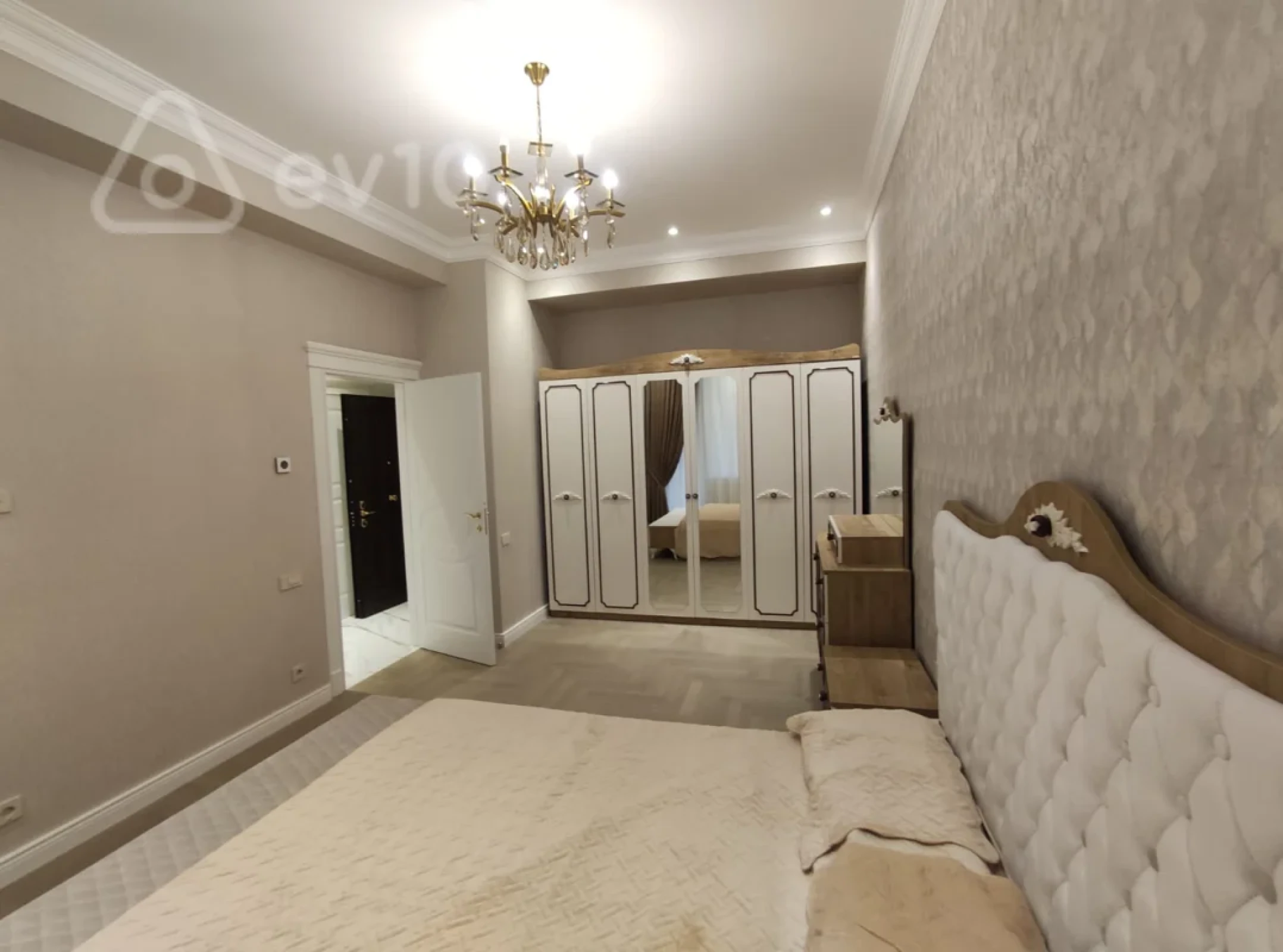 Kirayə verilir 2 otaqlı yeni tikili 85 m²