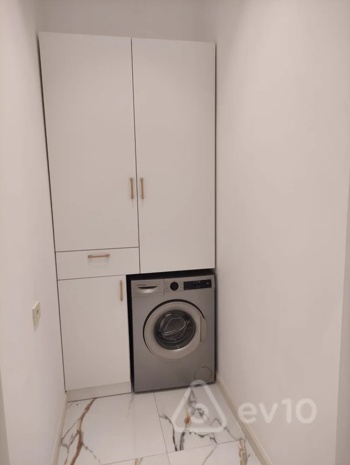 Kirayə verilir 2 otaqlı yeni tikili 85 m²