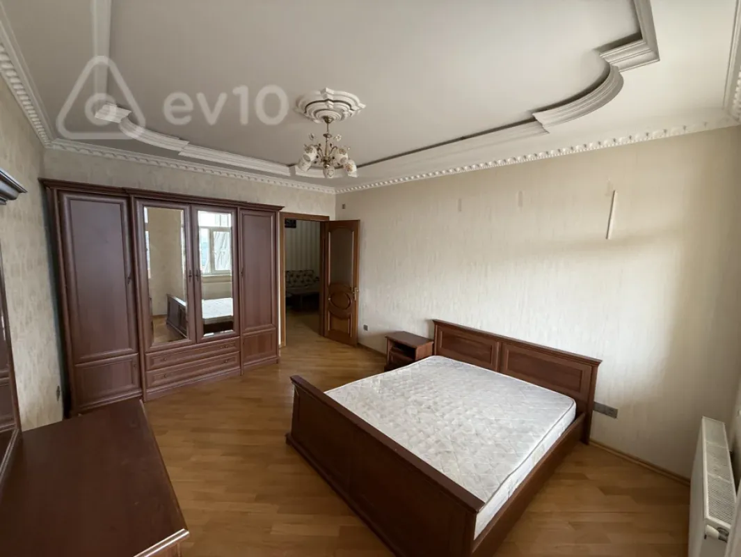 Kirayə verilir 4 otaqlı yeni tikili 115 m²