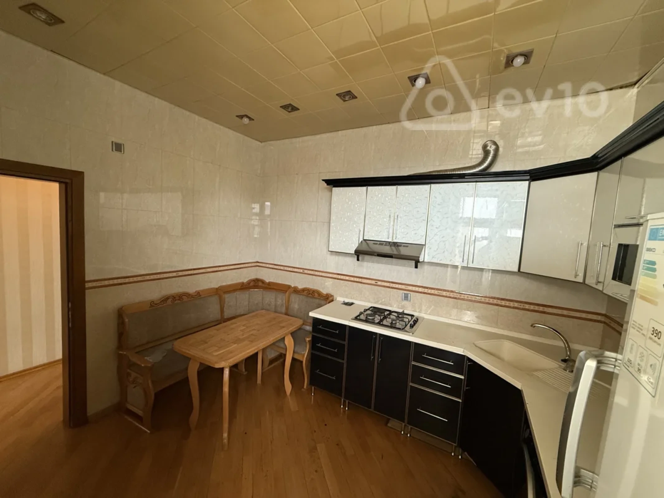 Kirayə verilir 4 otaqlı yeni tikili 115 m²