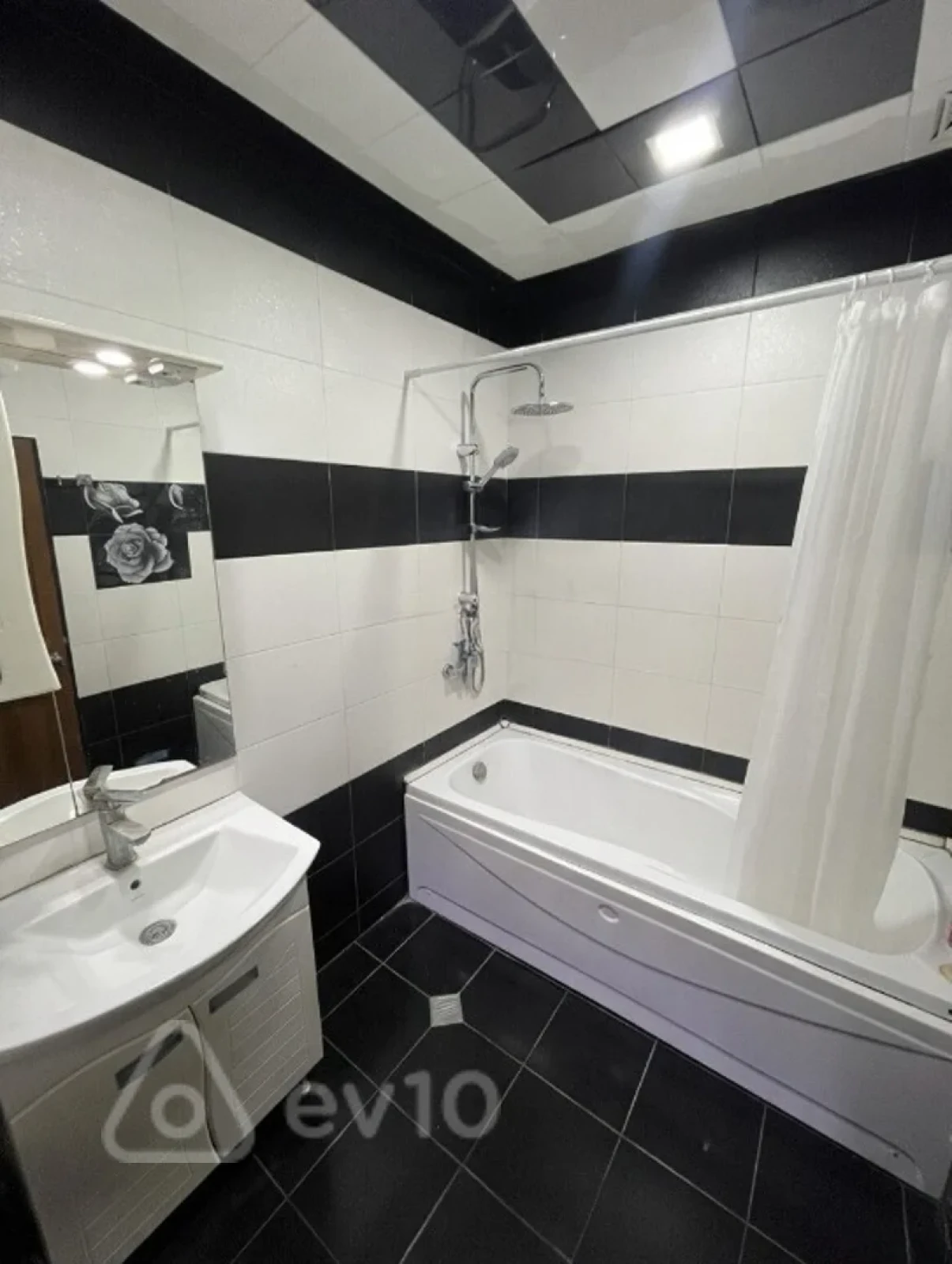 Kirayə verilir 2 otaqlı yeni tikili 100 m²