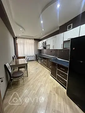 Kirayə verilir 2 otaqlı yeni tikili 100 m²