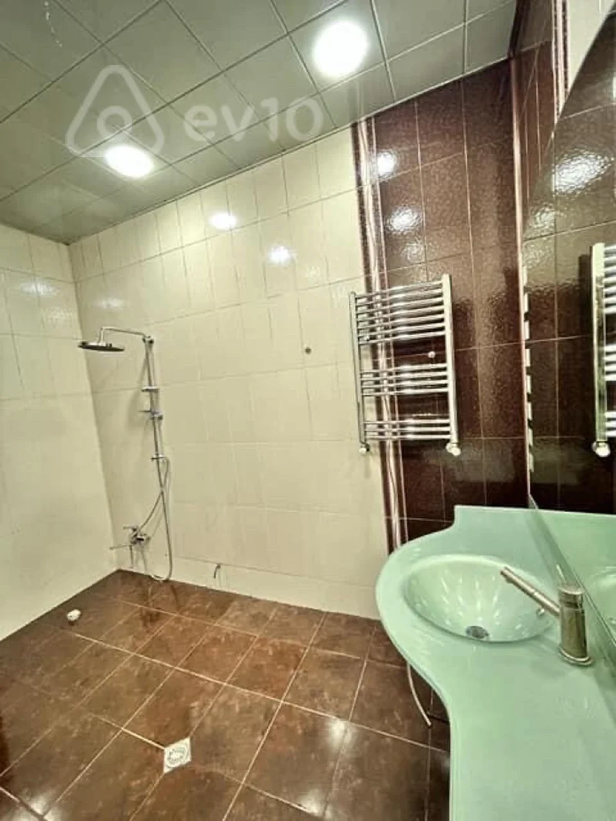 Kirayə verilir 2 otaqlı yeni tikili 85 m²