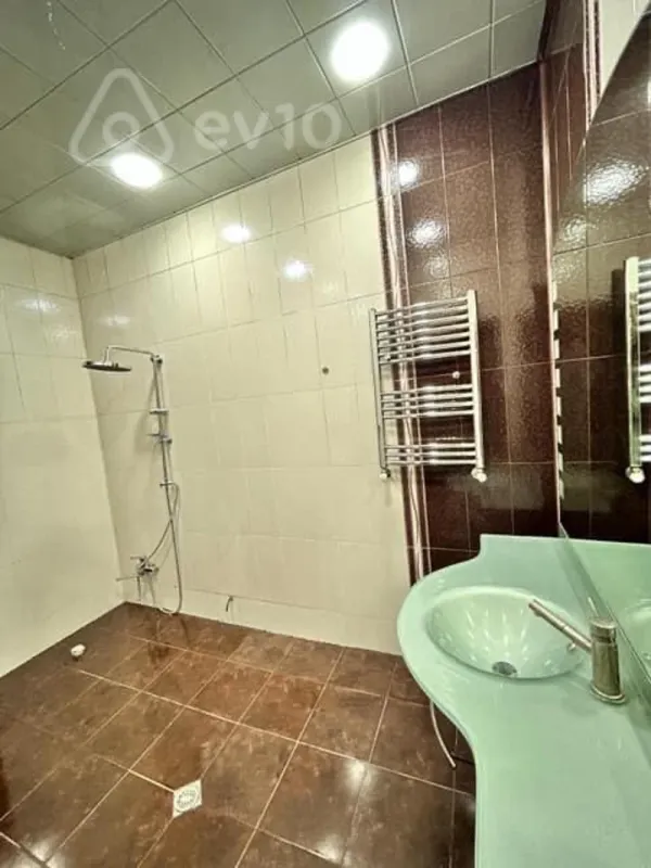 Kirayə verilir 2 otaqlı yeni tikili 85 m²
