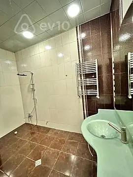 Kirayə verilir 2 otaqlı yeni tikili 85 m²