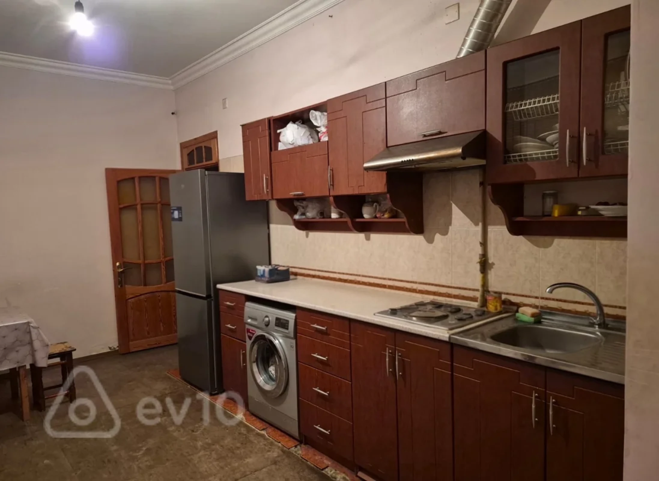 Kirayə verilir 2 otaqlı yeni tikili 85 m²