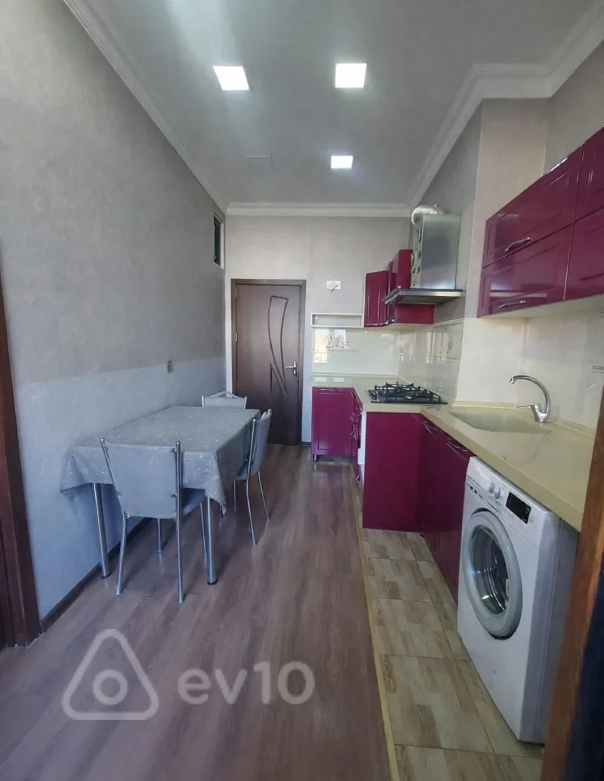 Kirayə verilir 3 otaqlı yeni tikili 75 m²