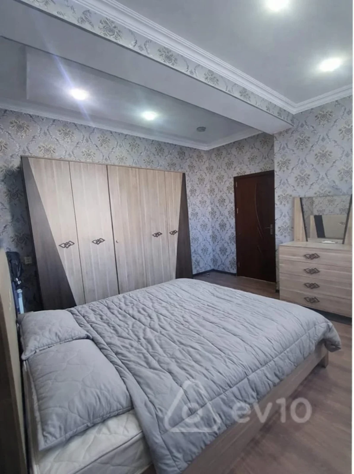 Kirayə verilir 3 otaqlı yeni tikili 75 m²