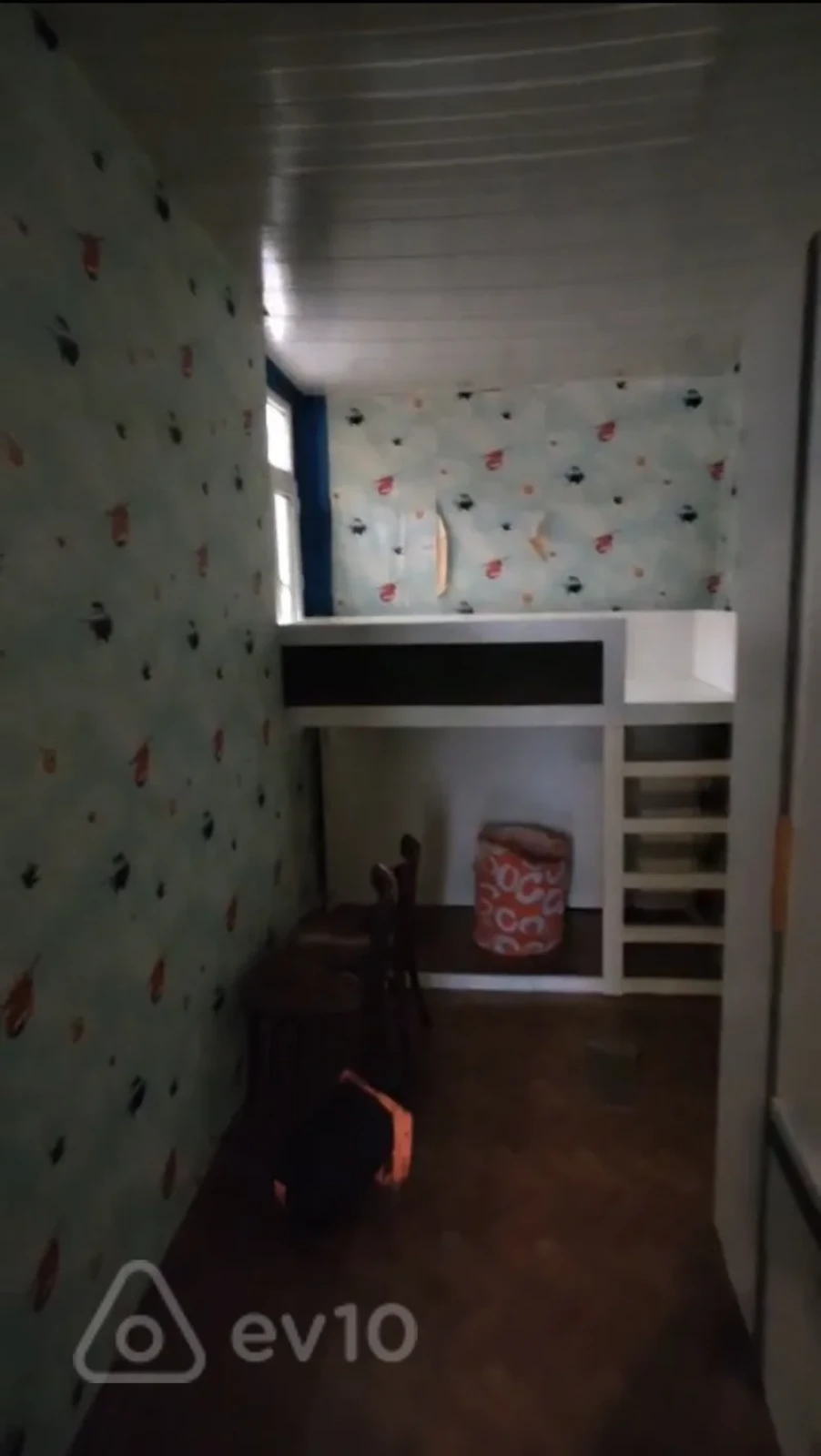 Kirayə verilir 3 otaqlı köhnə tikili 60 m²