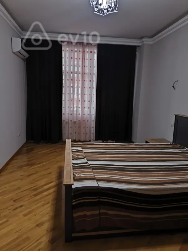 Kirayə verilir 3 otaqlı yeni tikili 160 m²