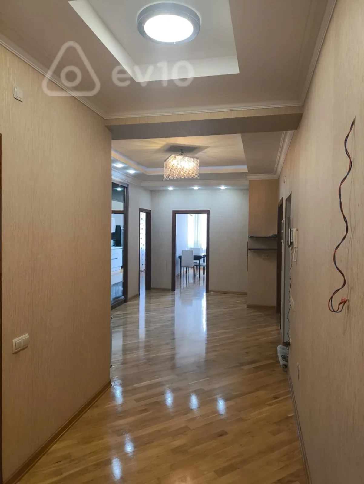 Kirayə verilir 3 otaqlı yeni tikili 160 m²