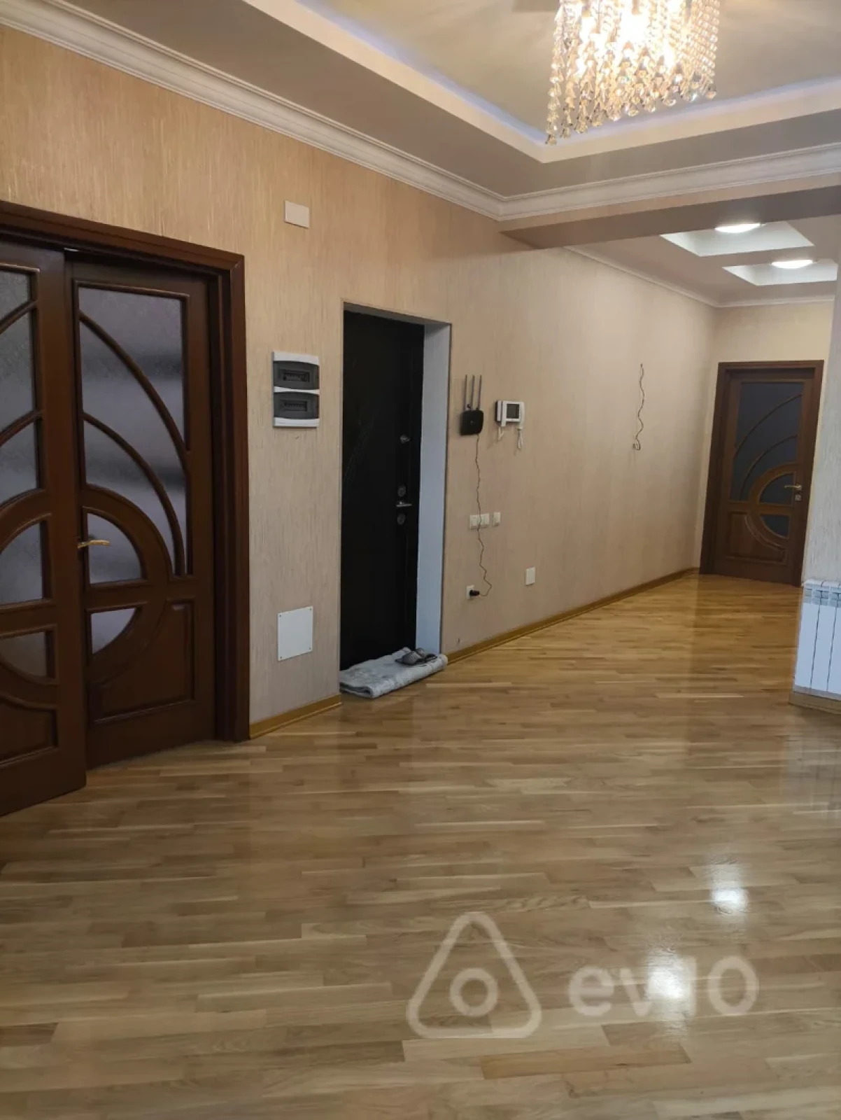 Kirayə verilir 3 otaqlı yeni tikili 160 m²