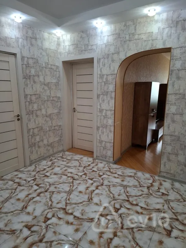 Kirayə verilir 2 otaqlı yeni tikili 65 m²