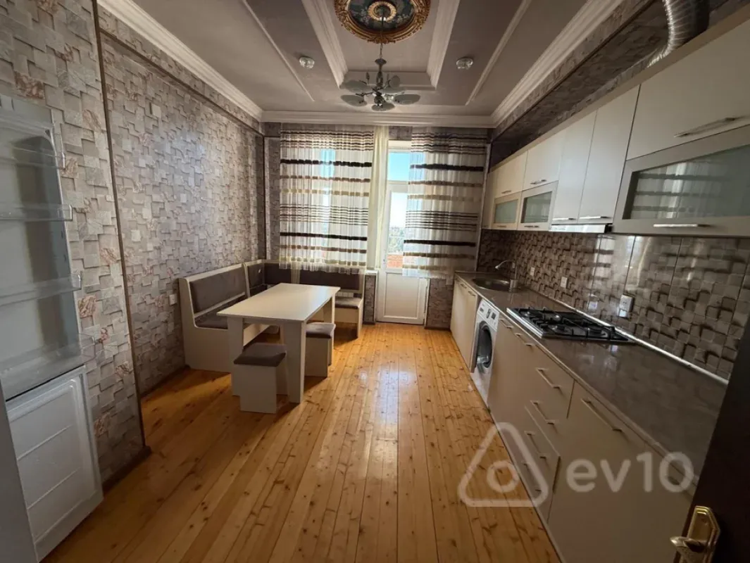 Kirayə verilir 2 otaqlı yeni tikili 96 m²