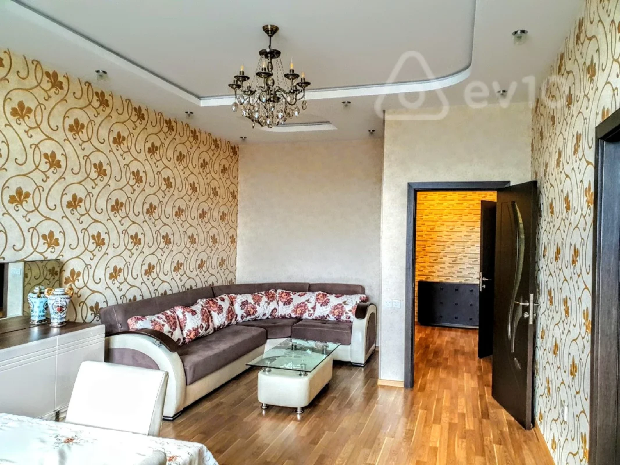 Kirayə verilir 2 otaqlı yeni tikili 70 m²