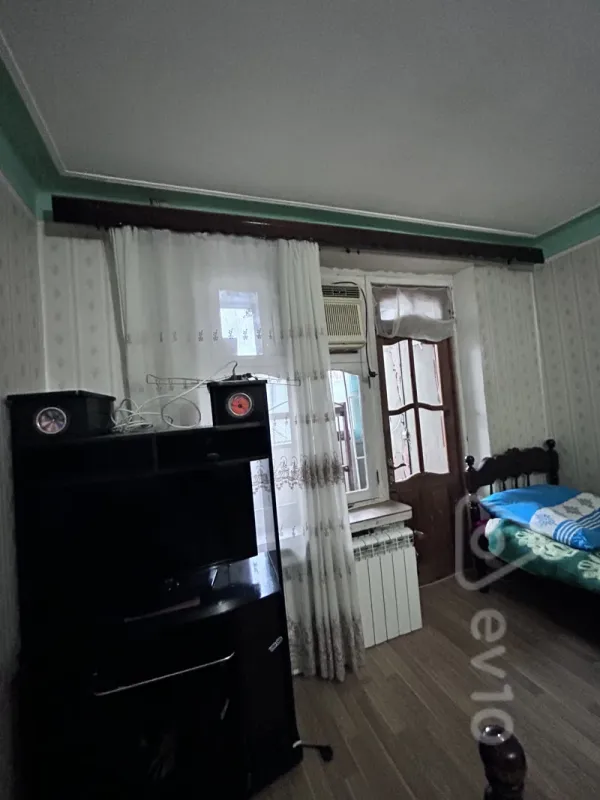 Kirayə verilir 1 otaqlı köhnə tikili 40 m²