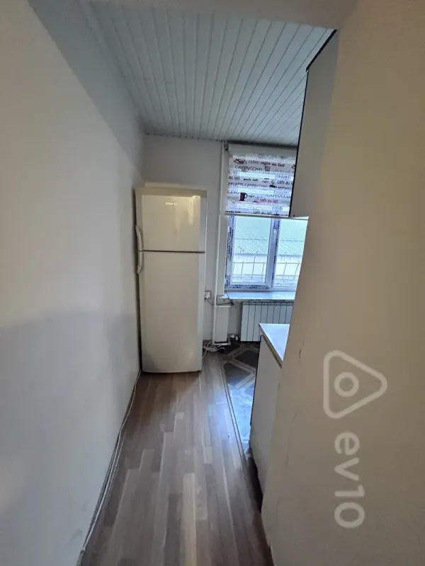 Kirayə verilir 1 otaqlı köhnə tikili 40 m²