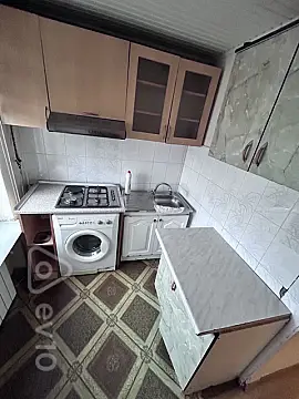 Kirayə verilir 1 otaqlı köhnə tikili 40 m²