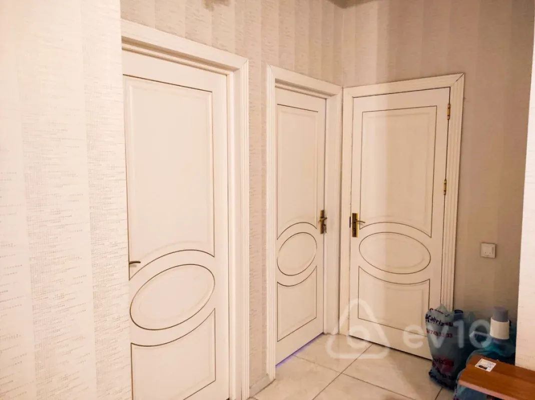 Kirayə verilir 2 otaqlı yeni tikili 90 m²