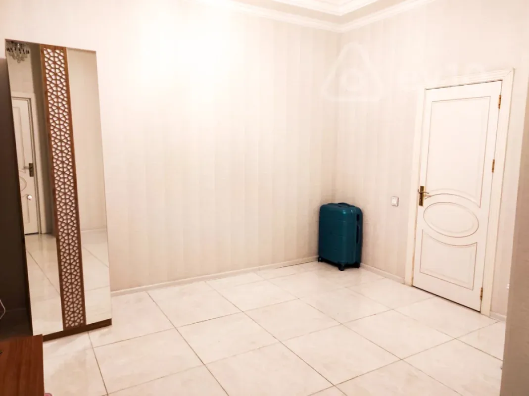 Kirayə verilir 2 otaqlı yeni tikili 90 m²
