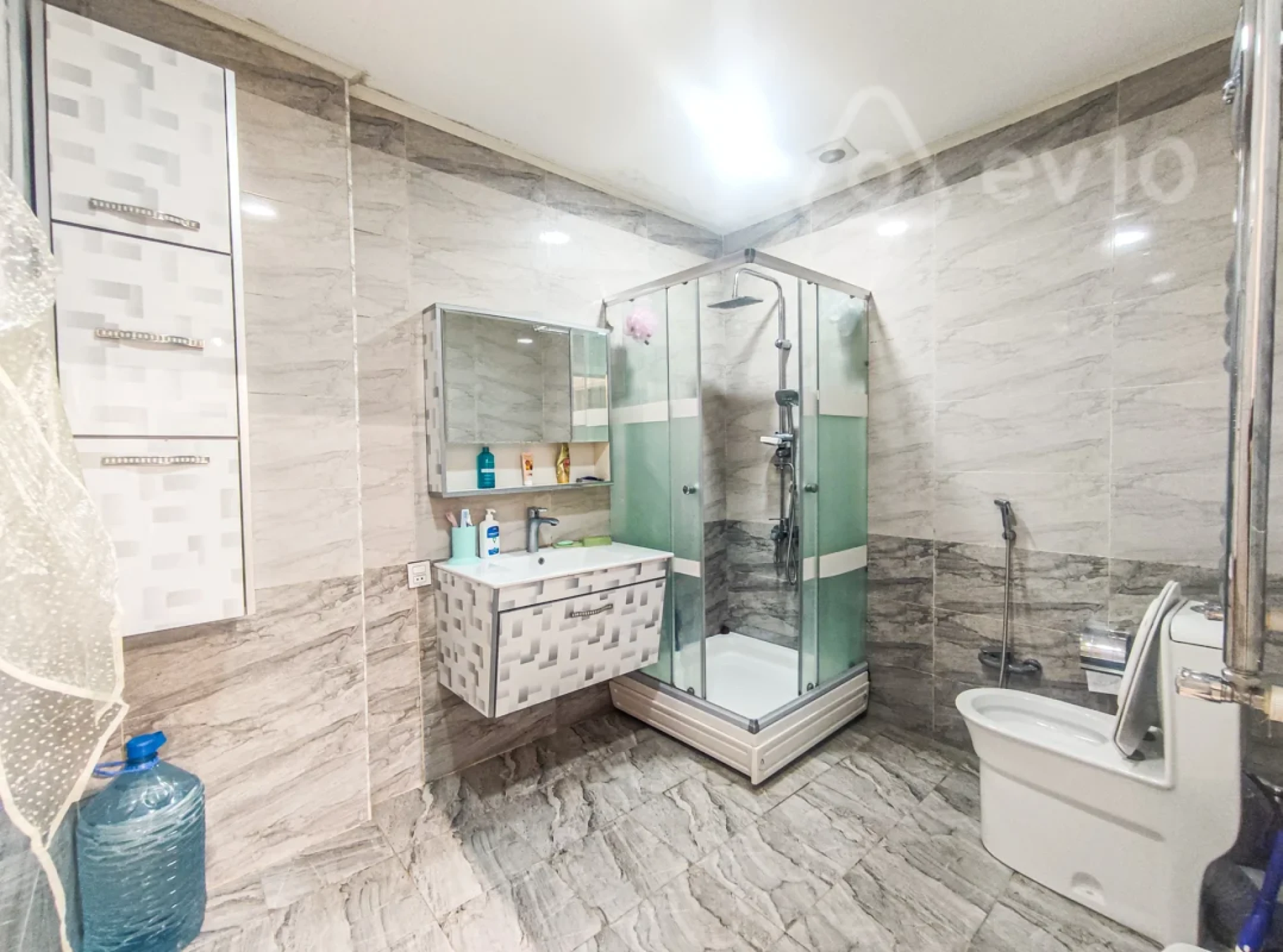 Kirayə verilir 2 otaqlı yeni tikili 100 m²