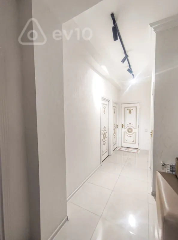 Kirayə verilir 2 otaqlı yeni tikili 100 m²