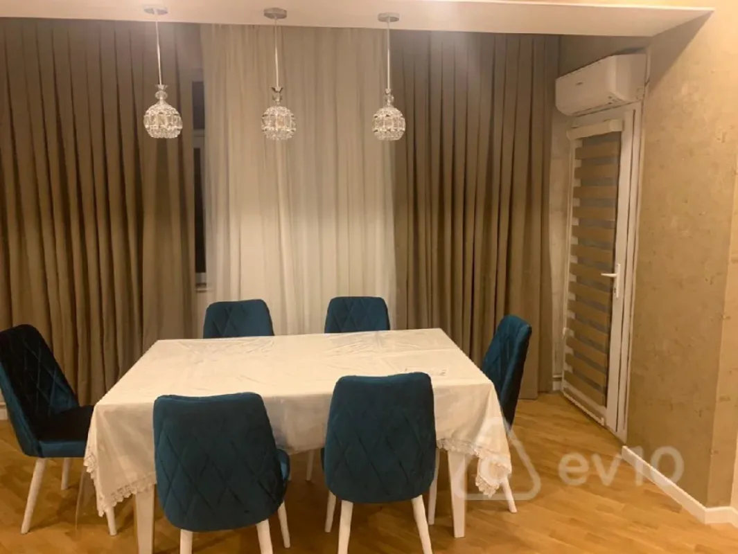 Kirayə verilir 2 otaqlı yeni tikili 90 m²