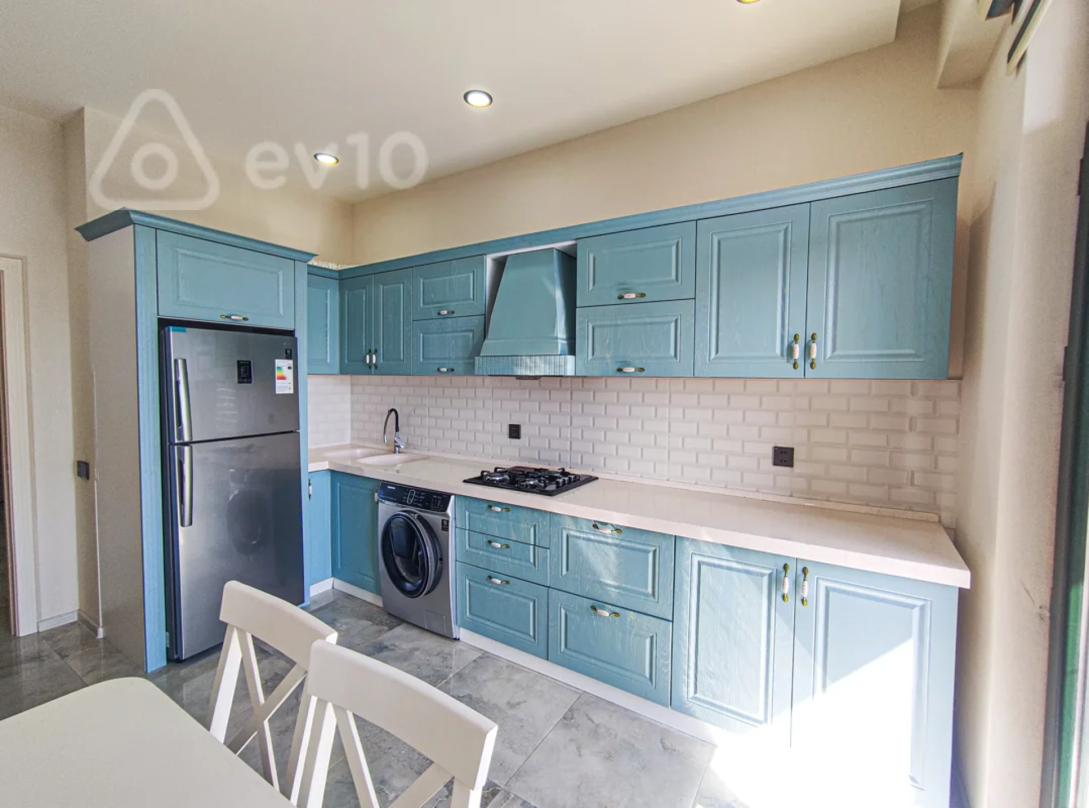 Kirayə verilir 2 otaqlı yeni tikili 90 m²