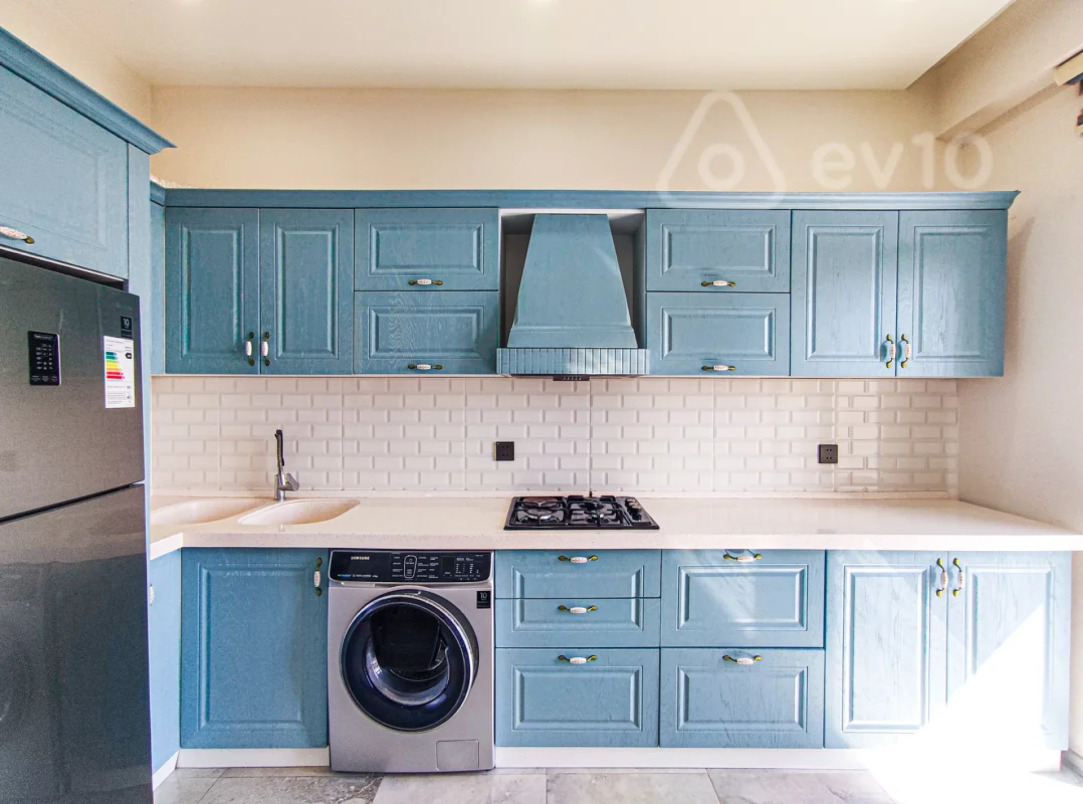 Kirayə verilir 2 otaqlı yeni tikili 90 m²