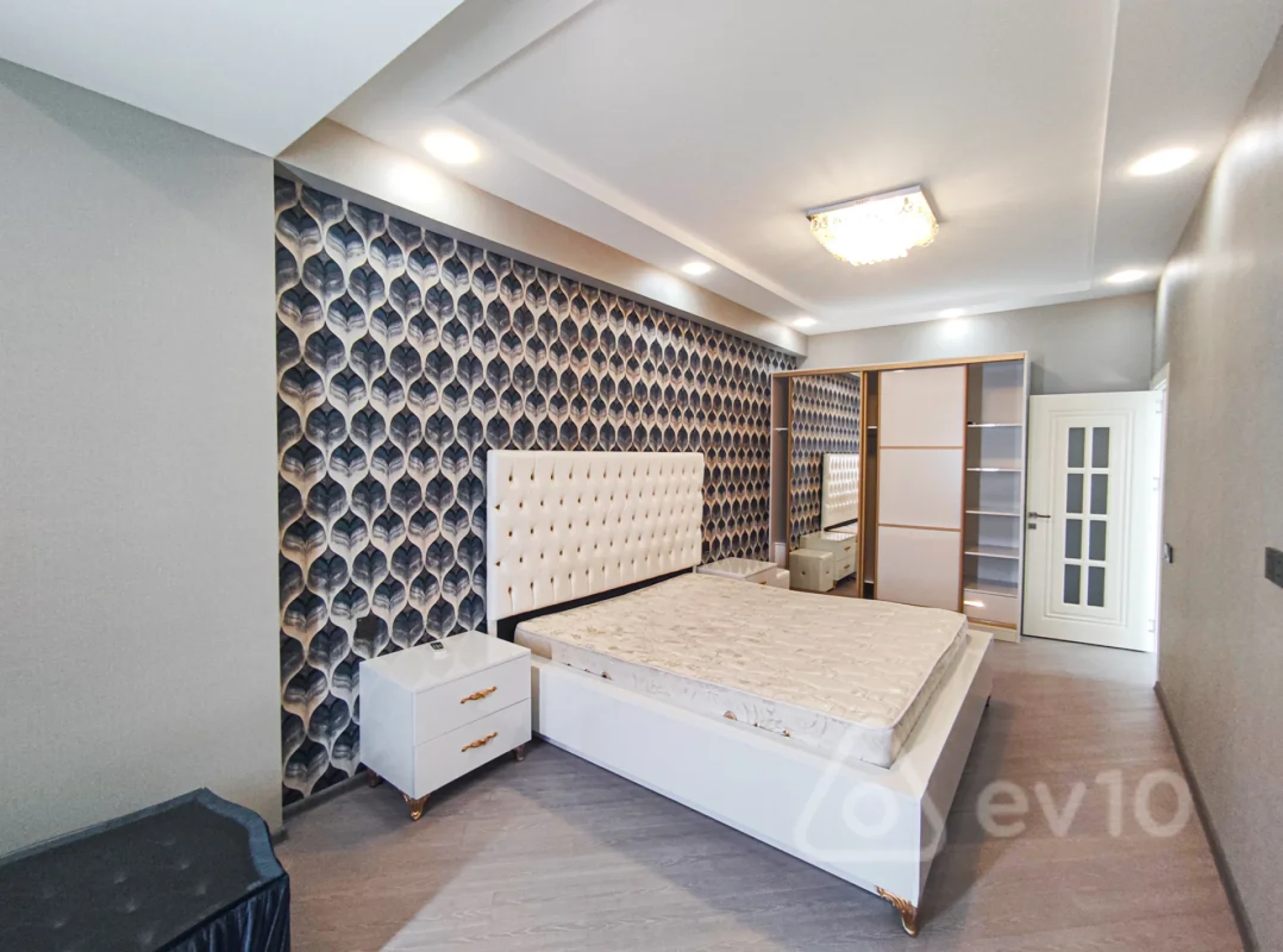 Kirayə verilir 2 otaqlı yeni tikili 90 m²