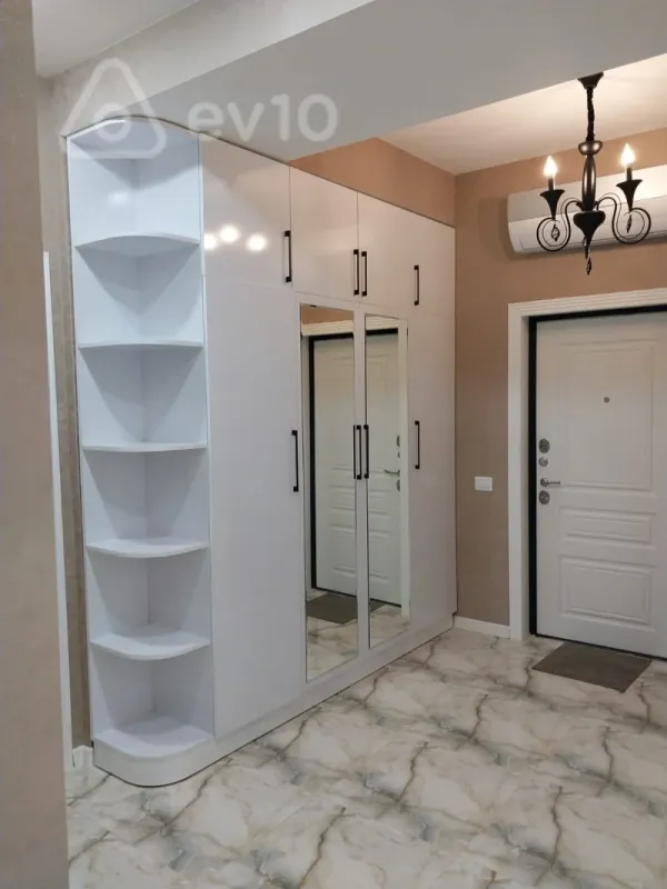 Kirayə verilir 3 otaqlı yeni tikili 100 m²