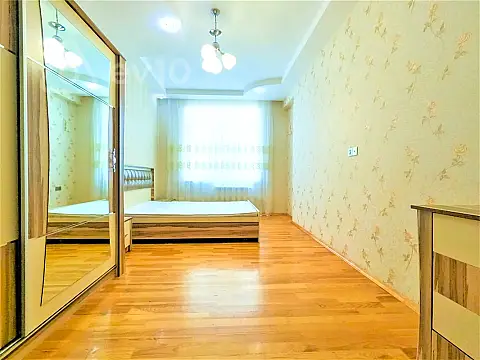 Kirayə verilir 3 otaqlı yeni tikili 120 m²