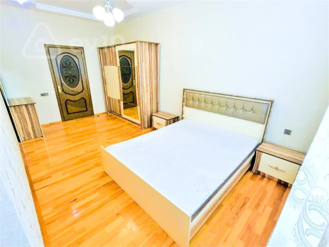 Kirayə verilir 3 otaqlı yeni tikili 120 m²