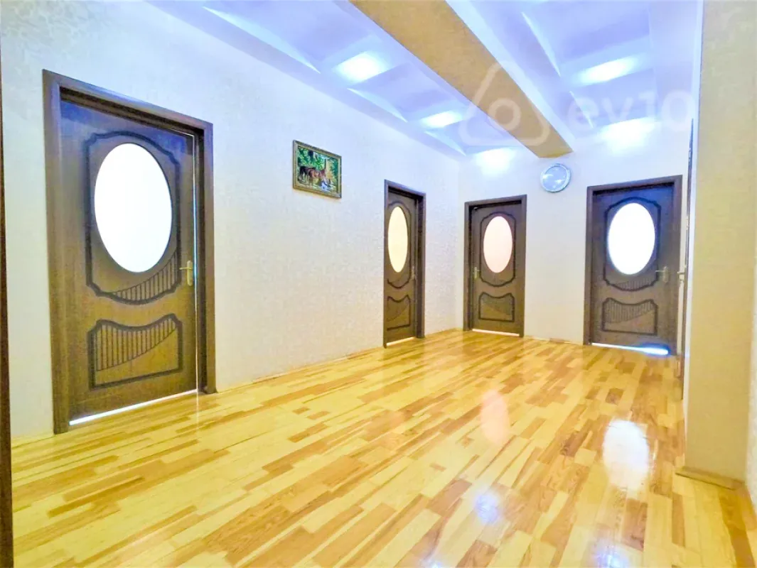 Kirayə verilir 3 otaqlı yeni tikili 120 m²