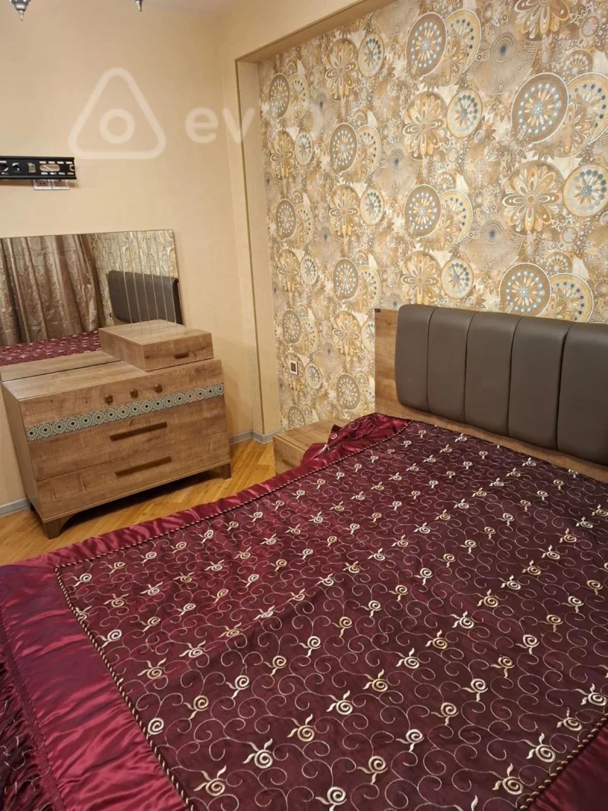 Kirayə verilir 2 otaqlı yeni tikili 65 m²