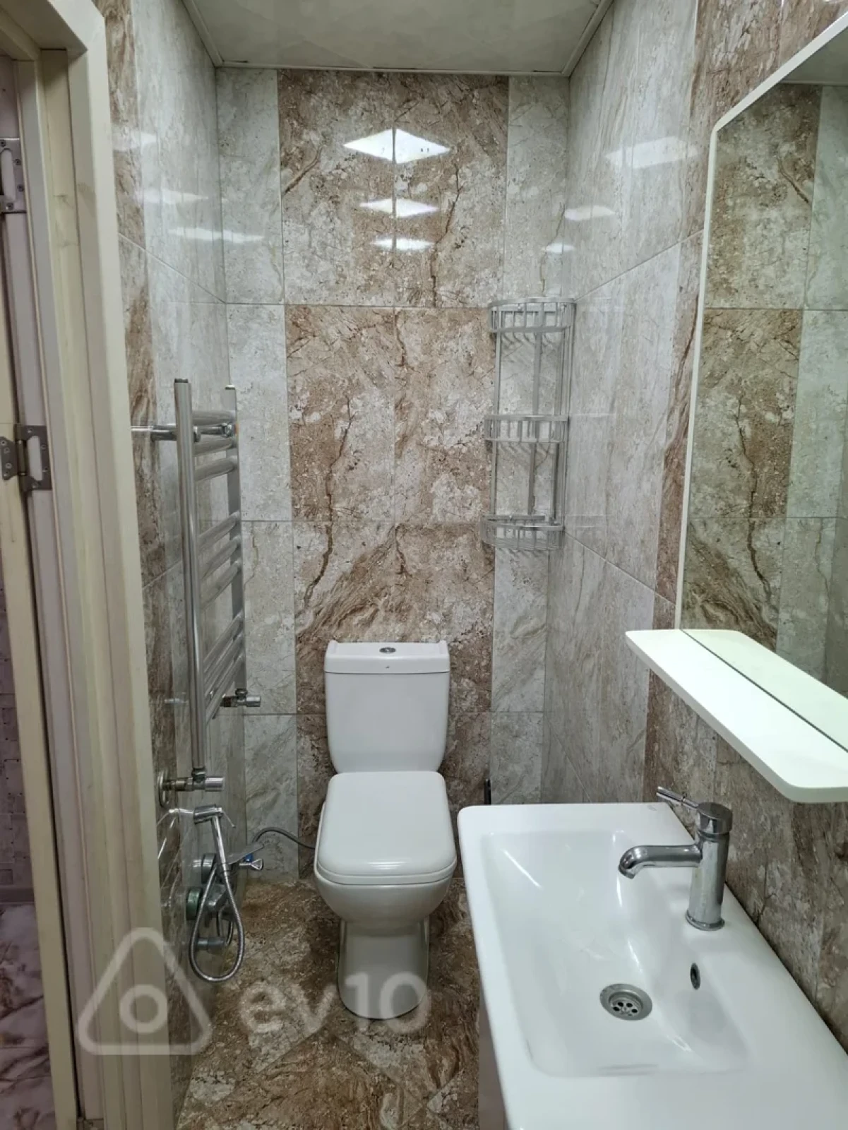 Kirayə verilir 2 otaqlı yeni tikili 65 m²
