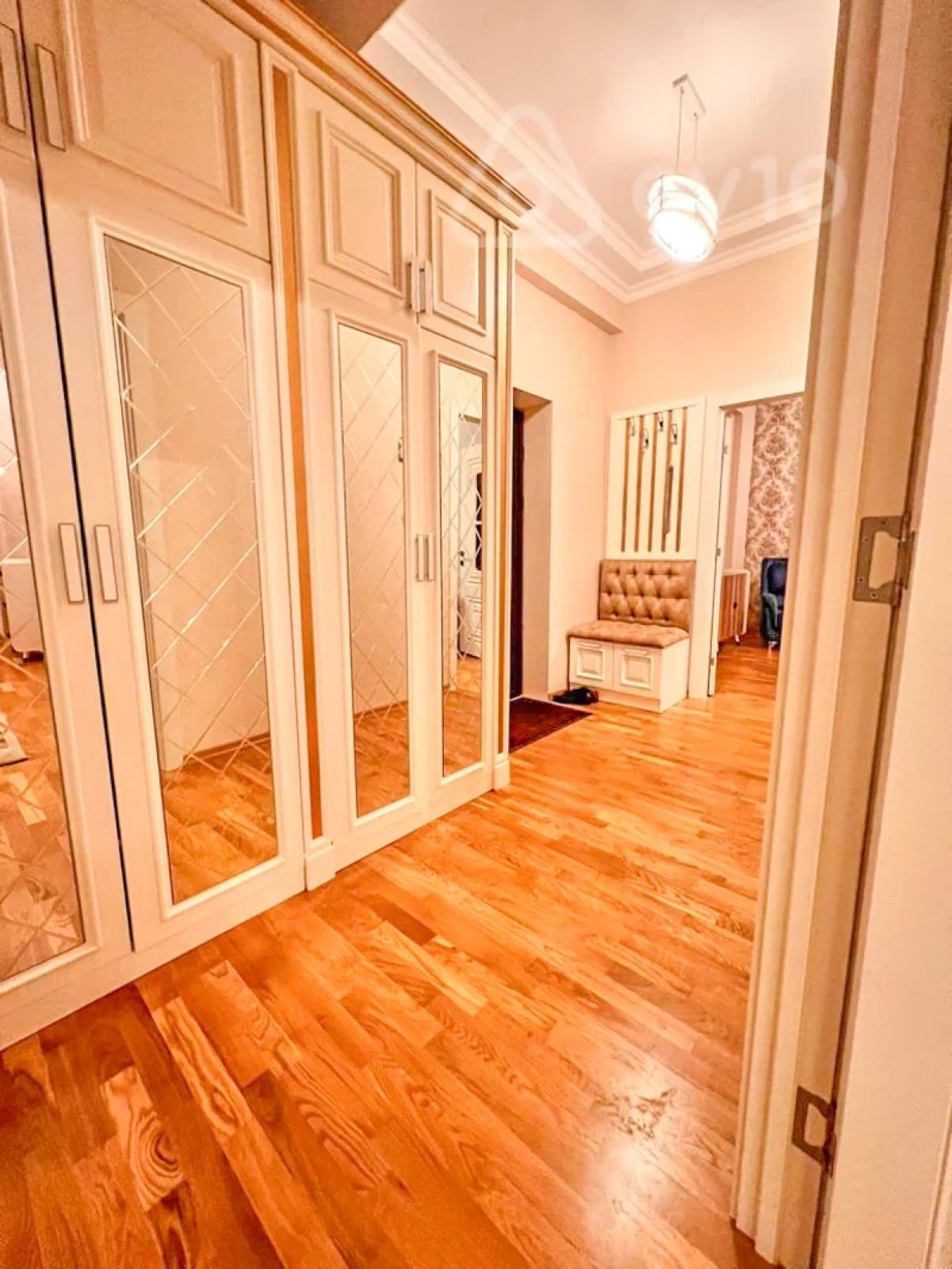 Kirayə verilir 2 otaqlı yeni tikili 75 m²
