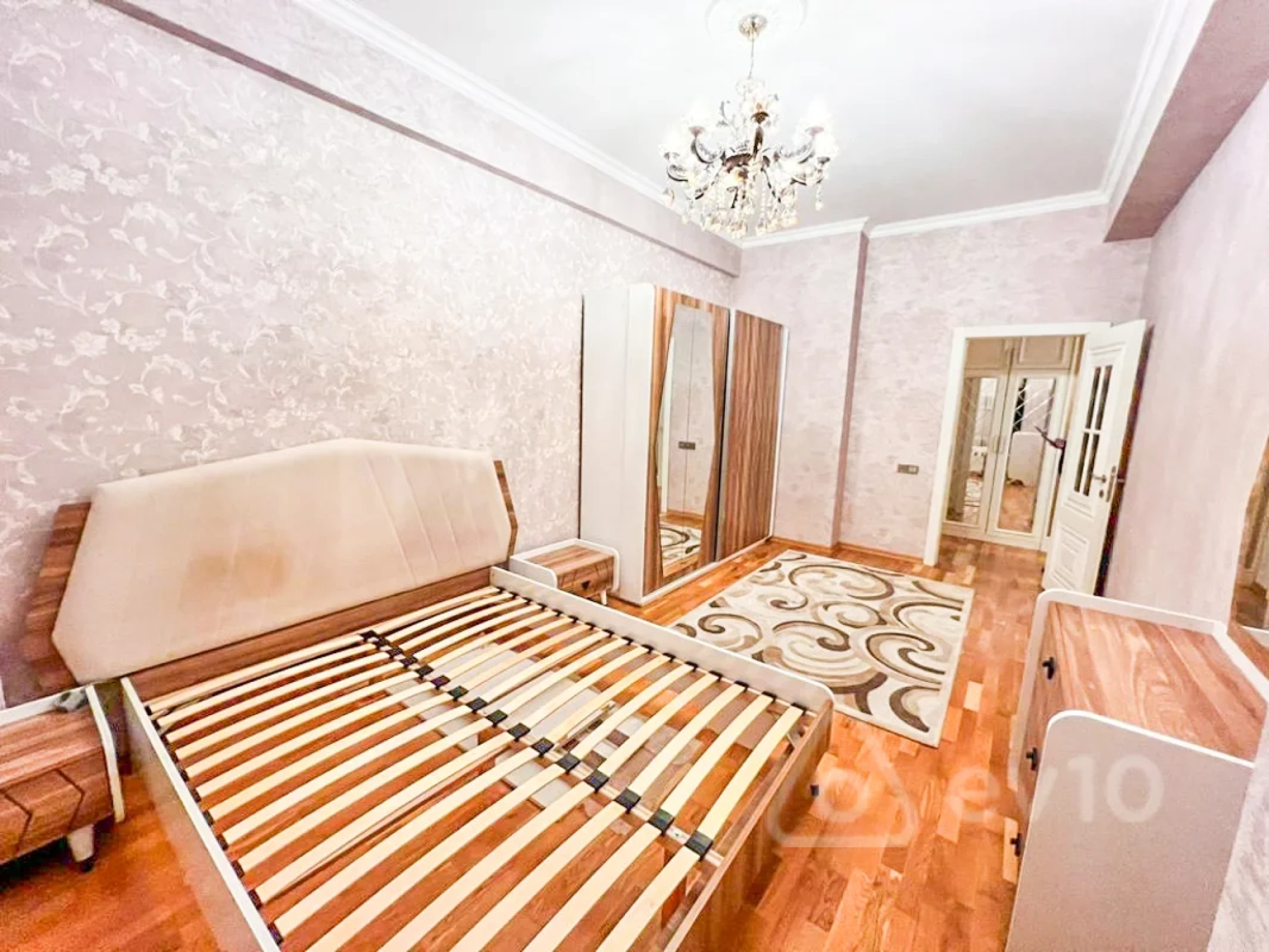 Kirayə verilir 2 otaqlı yeni tikili 75 m²