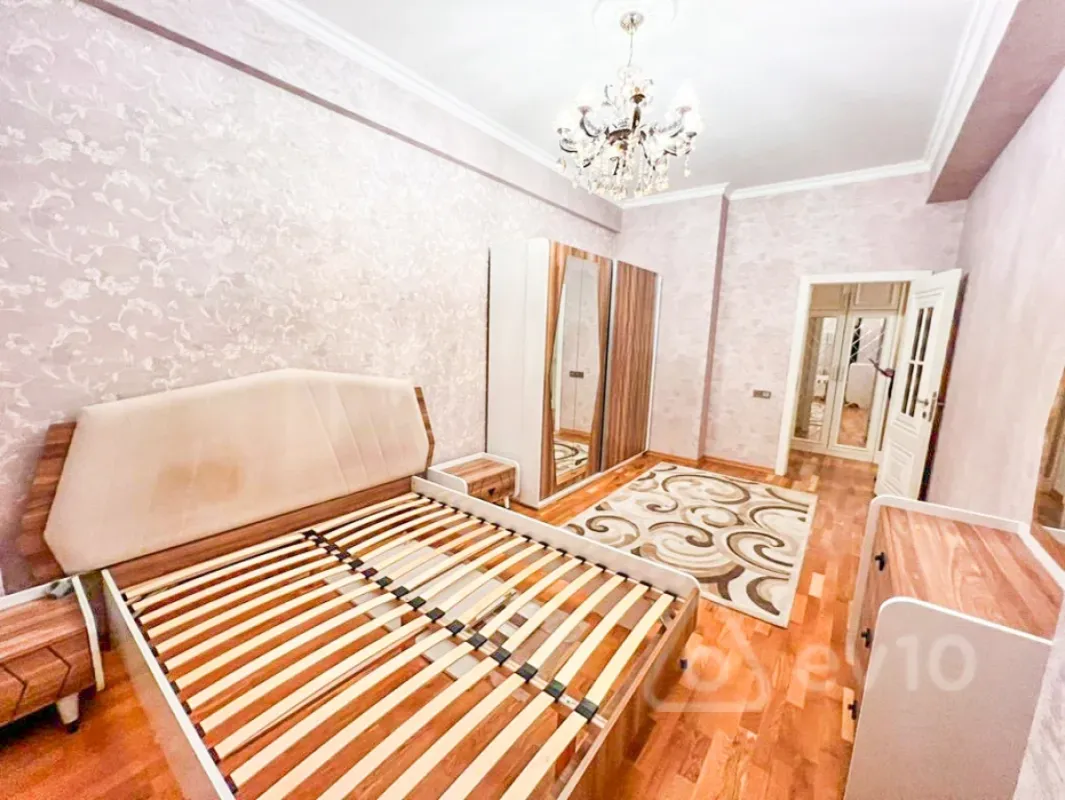 Kirayə verilir 2 otaqlı yeni tikili 75 m²