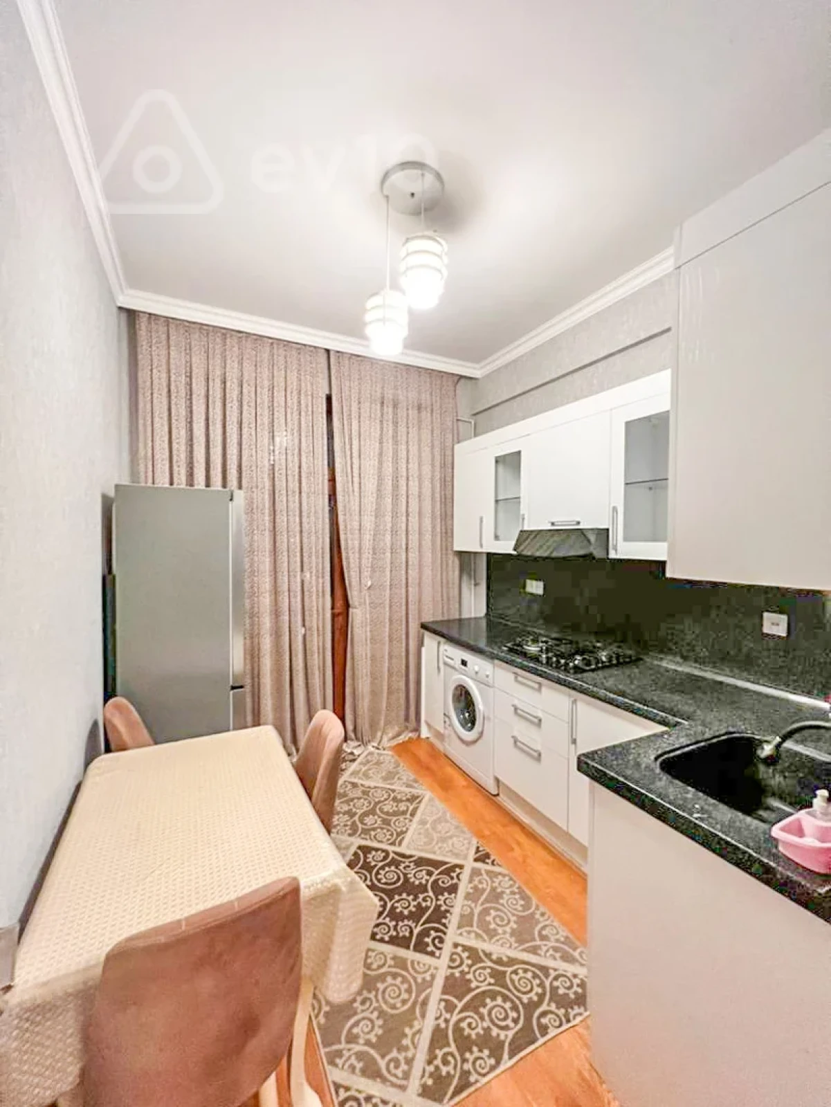 Kirayə verilir 2 otaqlı yeni tikili 75 m²