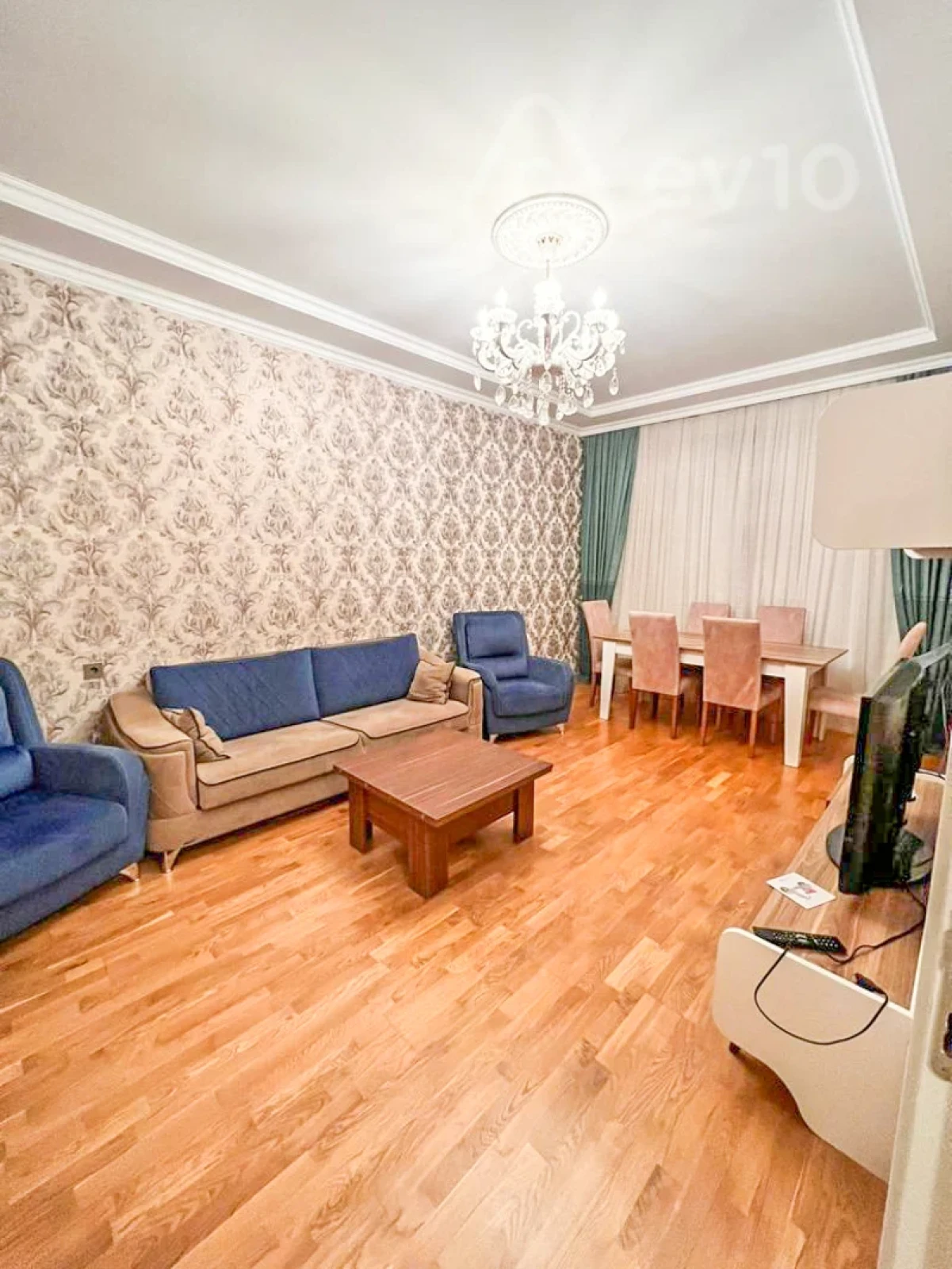 Kirayə verilir 2 otaqlı yeni tikili 75 m²