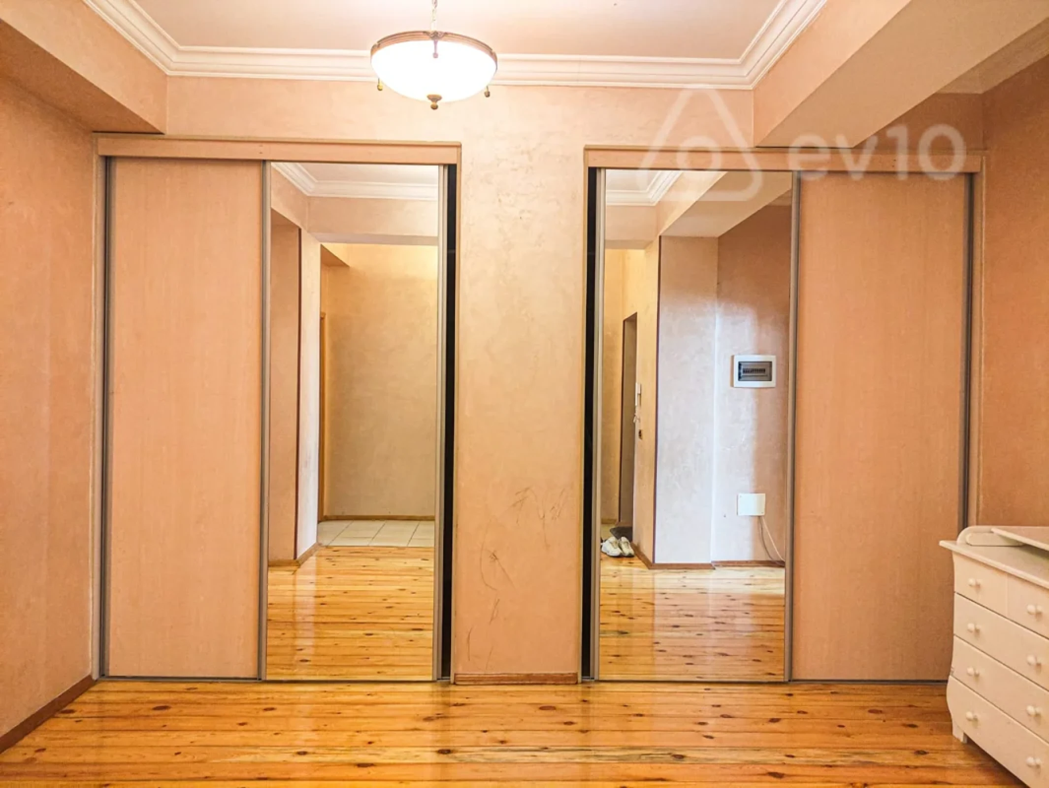 Kirayə verilir 2 otaqlı yeni tikili 100 m²