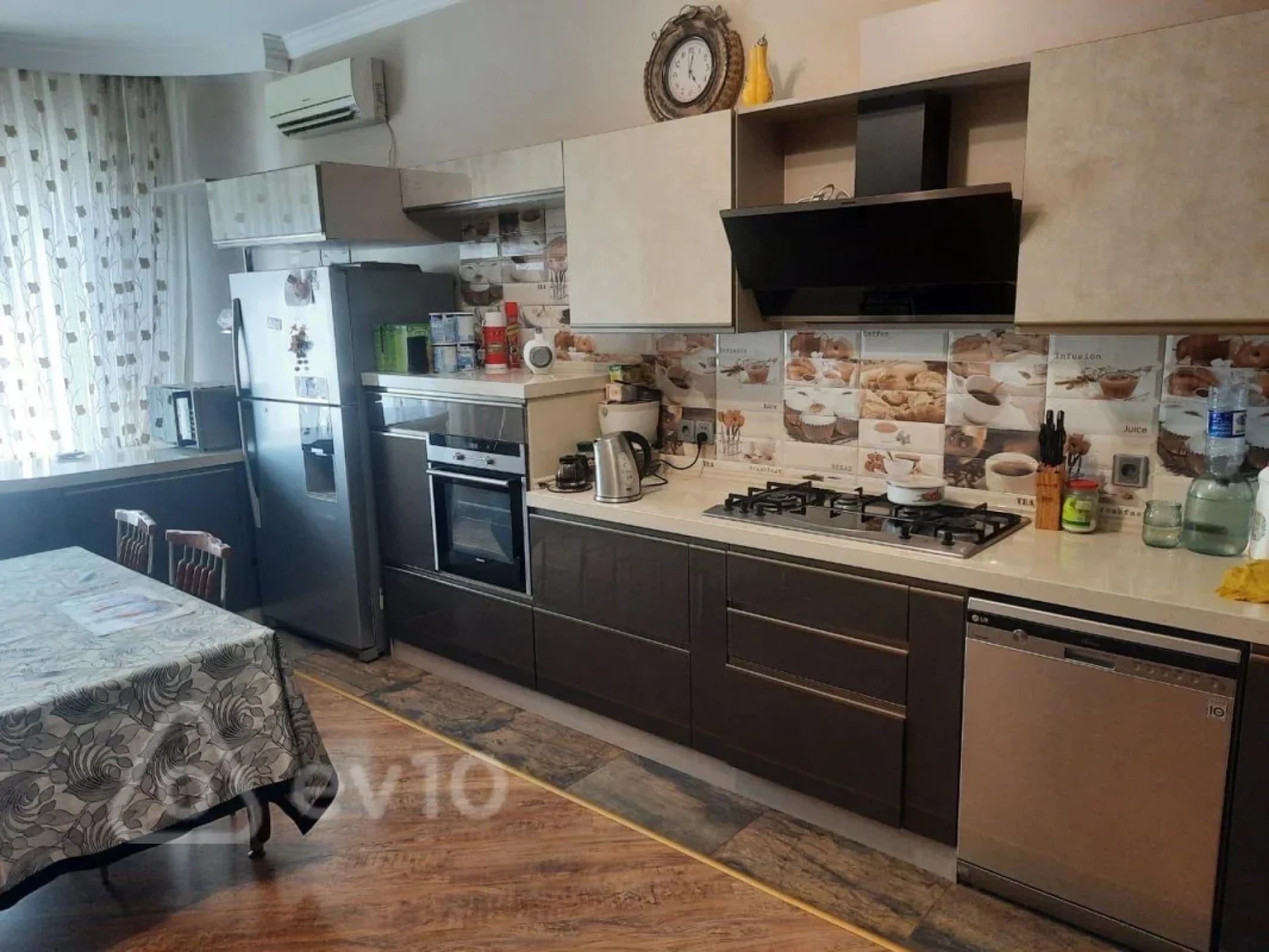 Kirayə verilir 3 otaqlı yeni tikili 155 m²