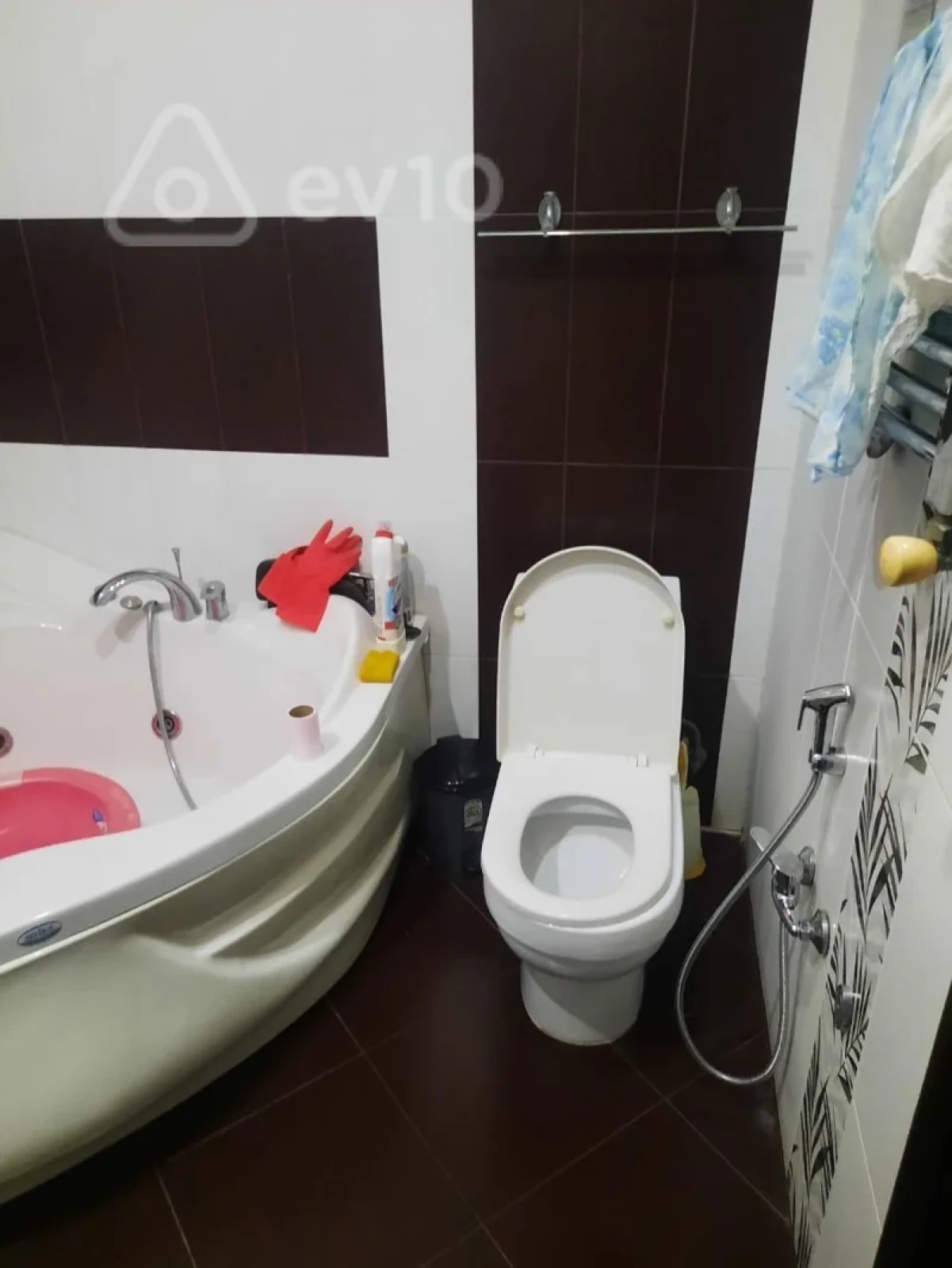 Kirayə verilir 3 otaqlı yeni tikili 155 m²