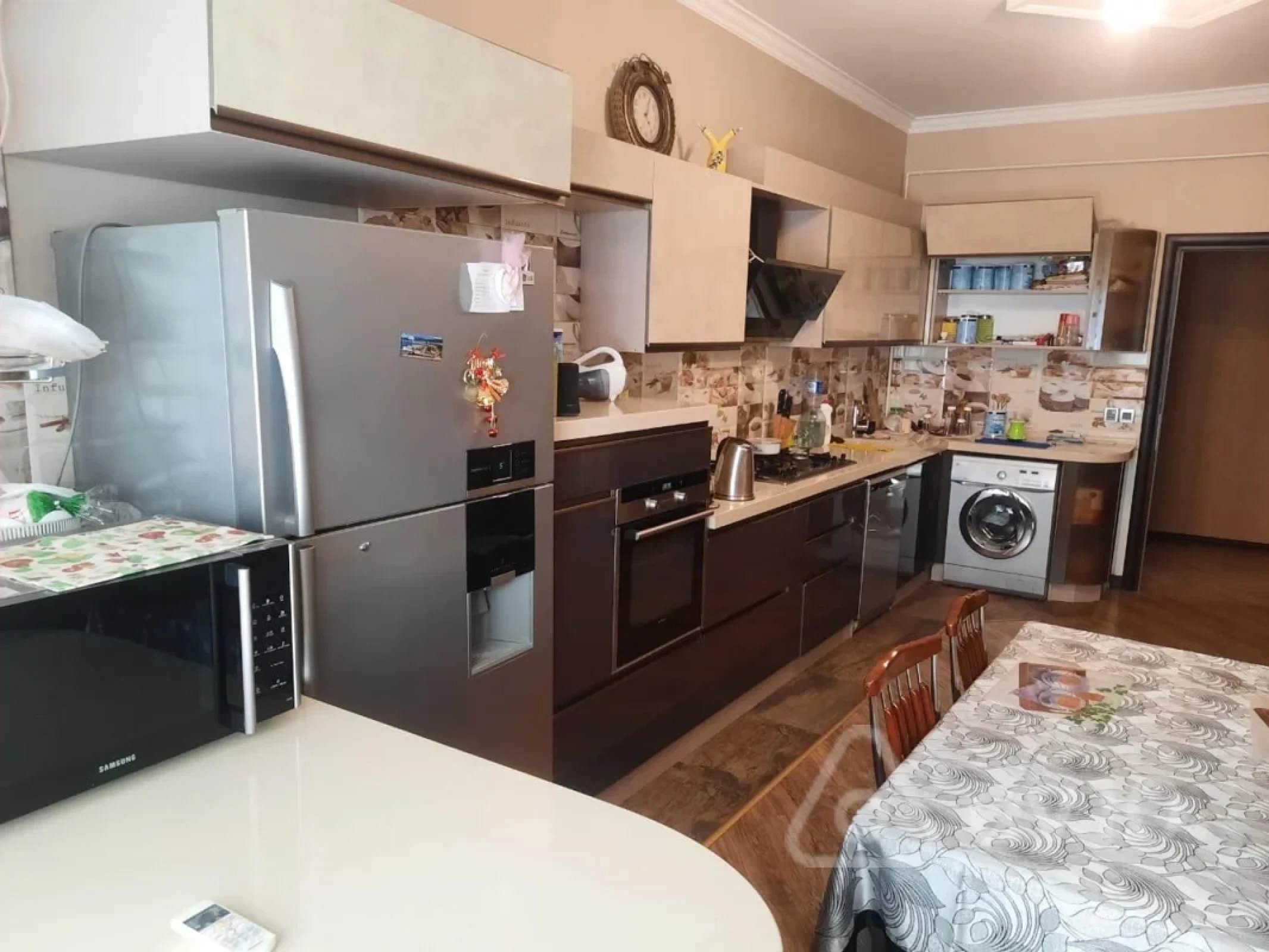 Kirayə verilir 3 otaqlı yeni tikili 155 m²